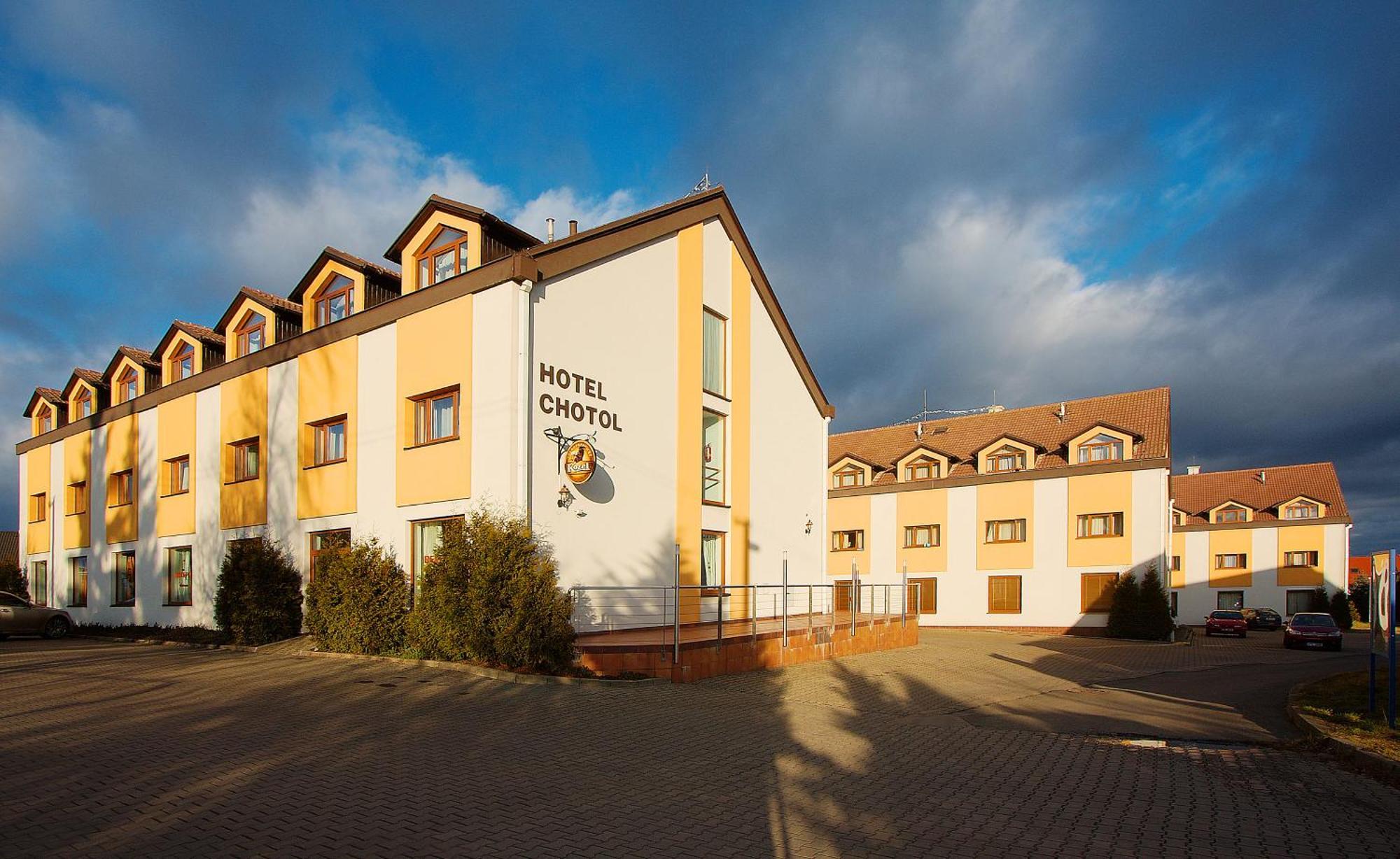 Hotel Chotol Horoměřice Eksteriør billede