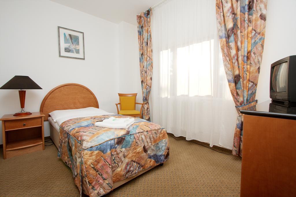 Hotel Chotol Horoměřice Værelse billede