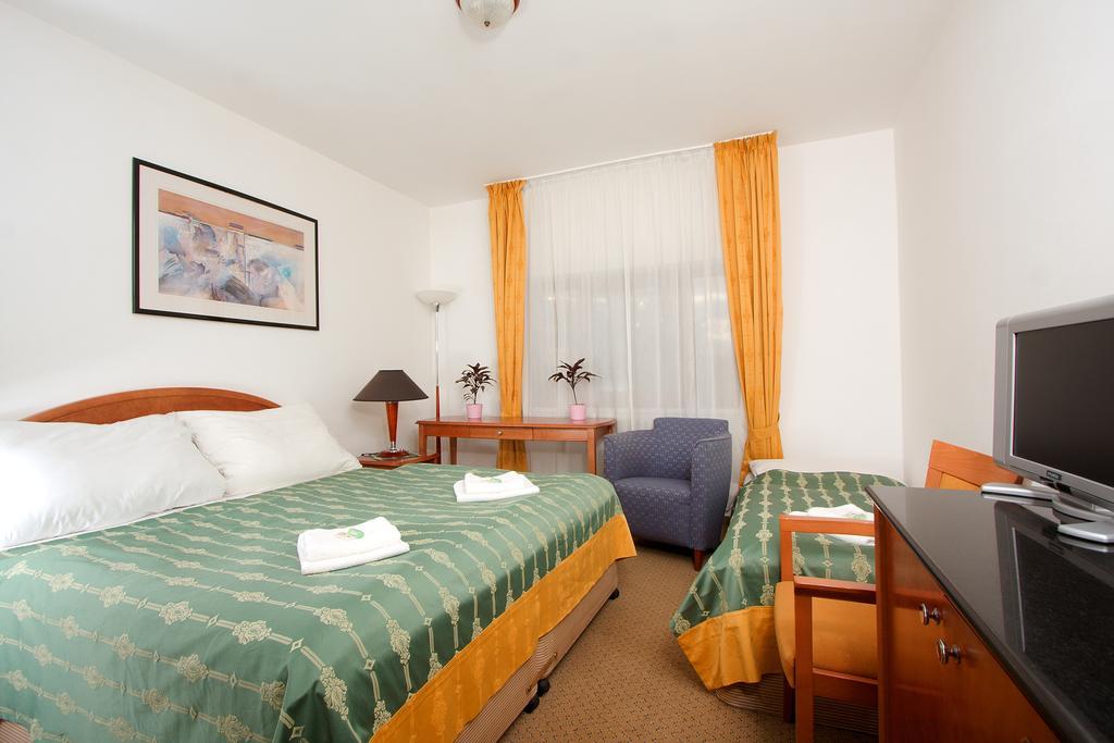 Hotel Chotol Horoměřice Værelse billede